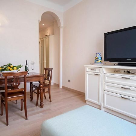 Noliday Suite Riviera Luxury Sea Flat المظهر الخارجي الصورة